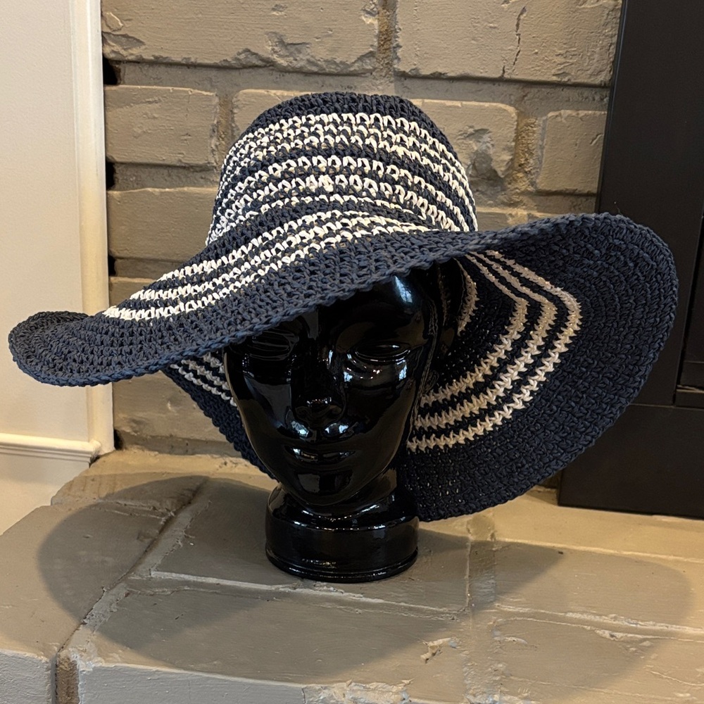 J‎ Crew Wide Brim Navy & White Striped Floppy Beach Sun Hat size S/M